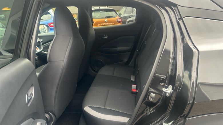 Nissan Juke 1.0 DiG-T 114 N-Connecta 5dr Petrol Hatchback